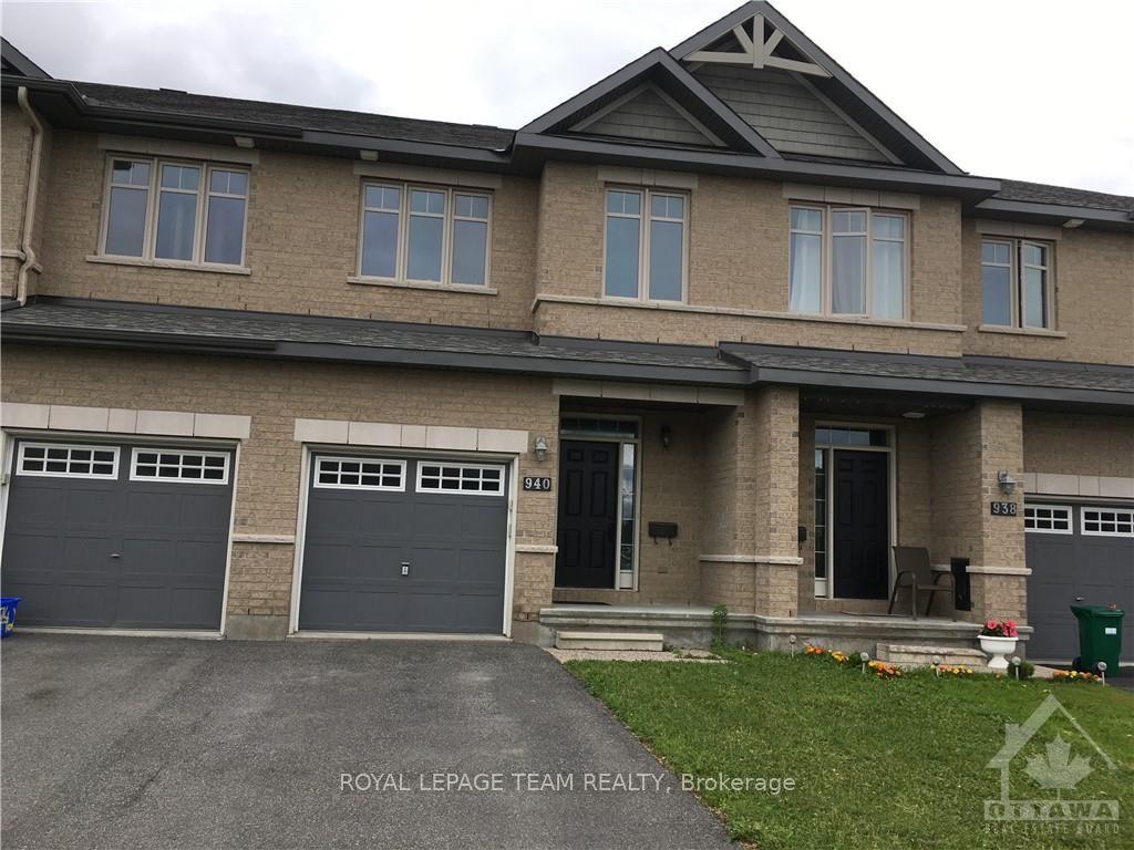 940 COBBLE HILL Drive, Barrhaven — Townhouse for lease, photo 1