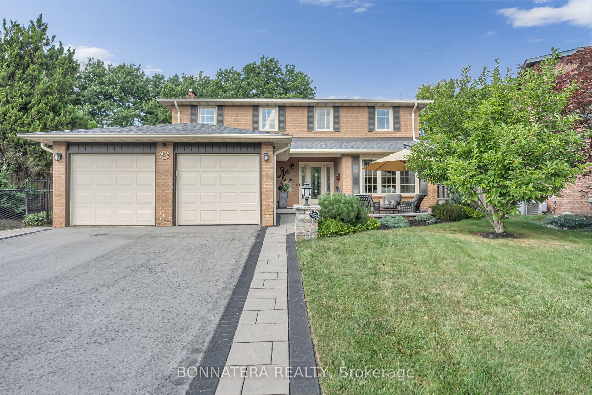 1409 Holly Court, Oakville — Detached for sale, photo 1