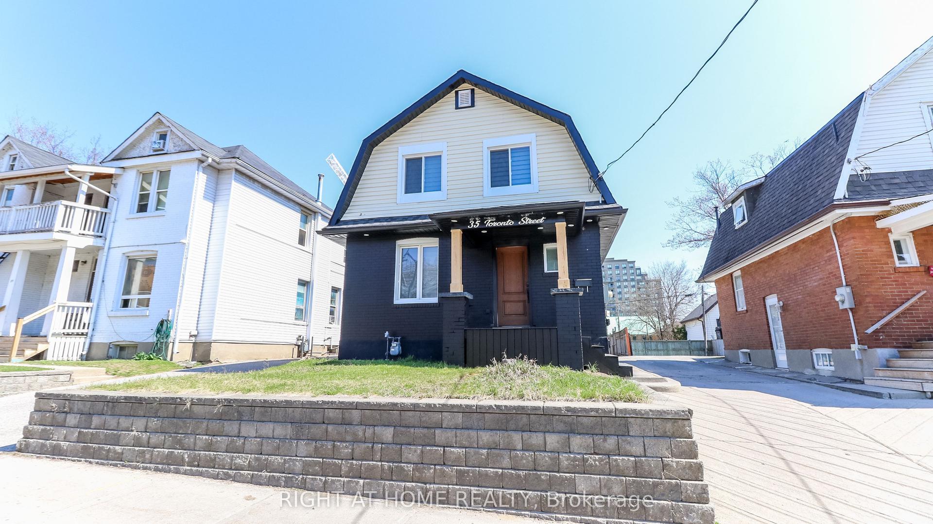 35 Toronto Street — photo 1