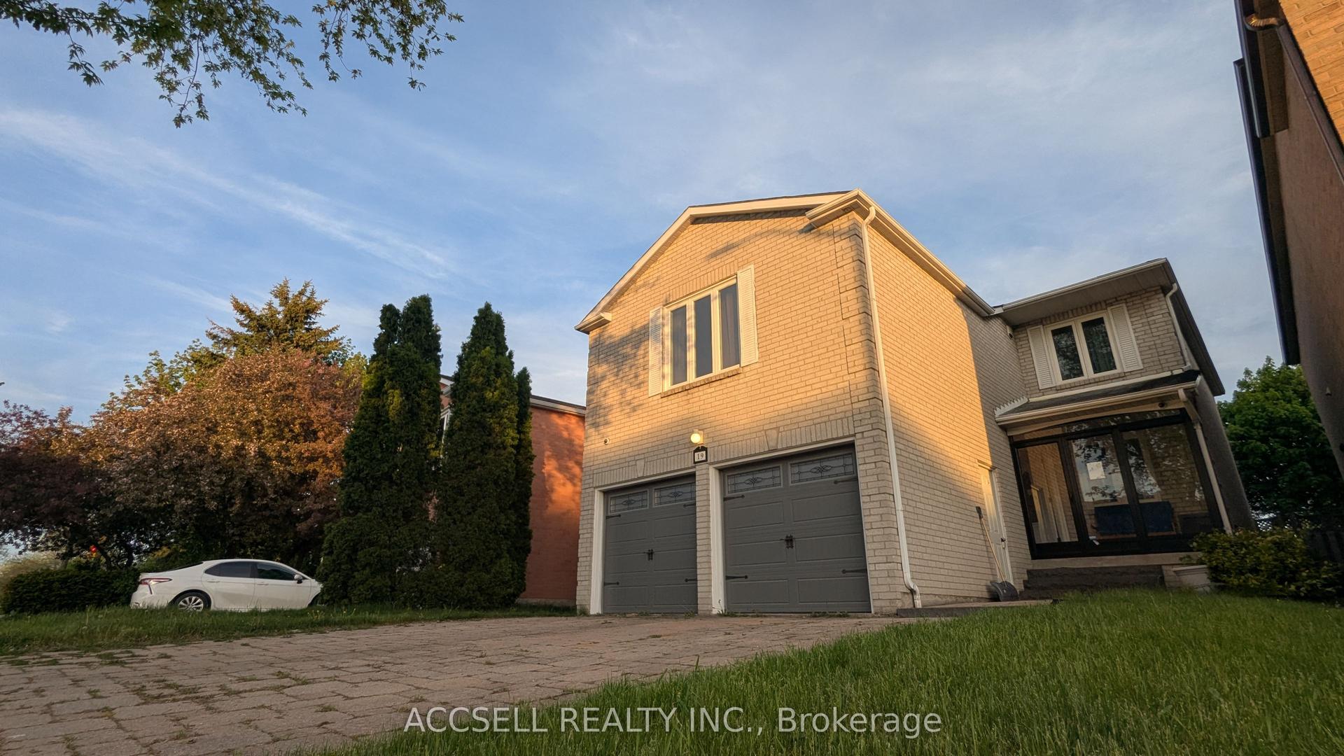 19 Joseph Aaron Boulevard — photo 1