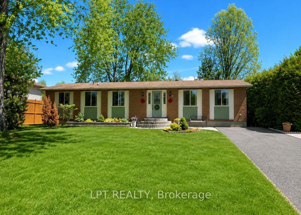 9 Dallaire Crescent — photo 1