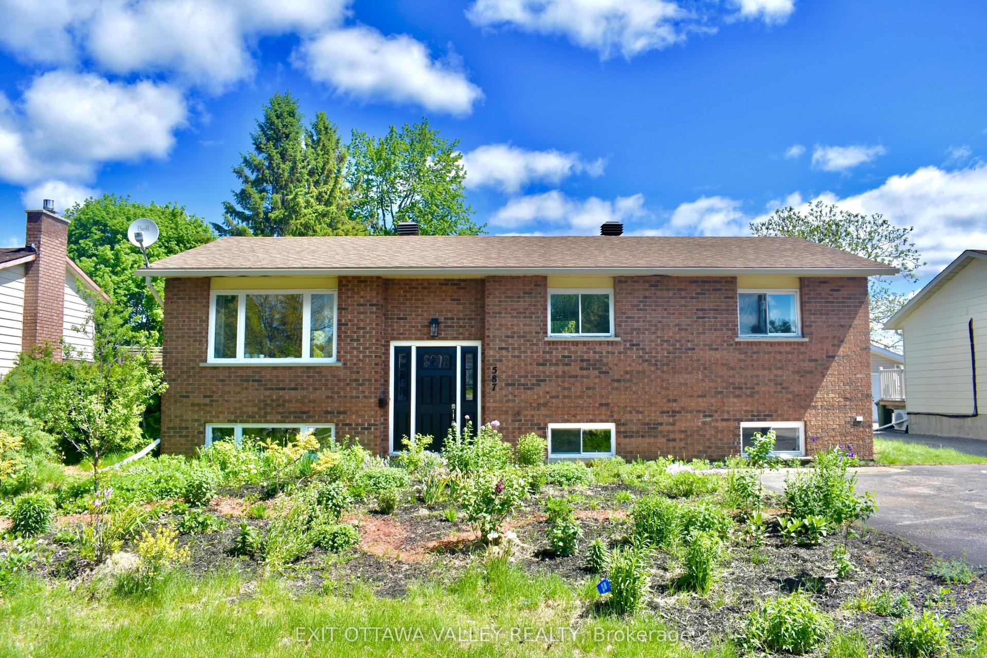 587 Alfred Street E, Pembroke — Detached for sale, photo 1