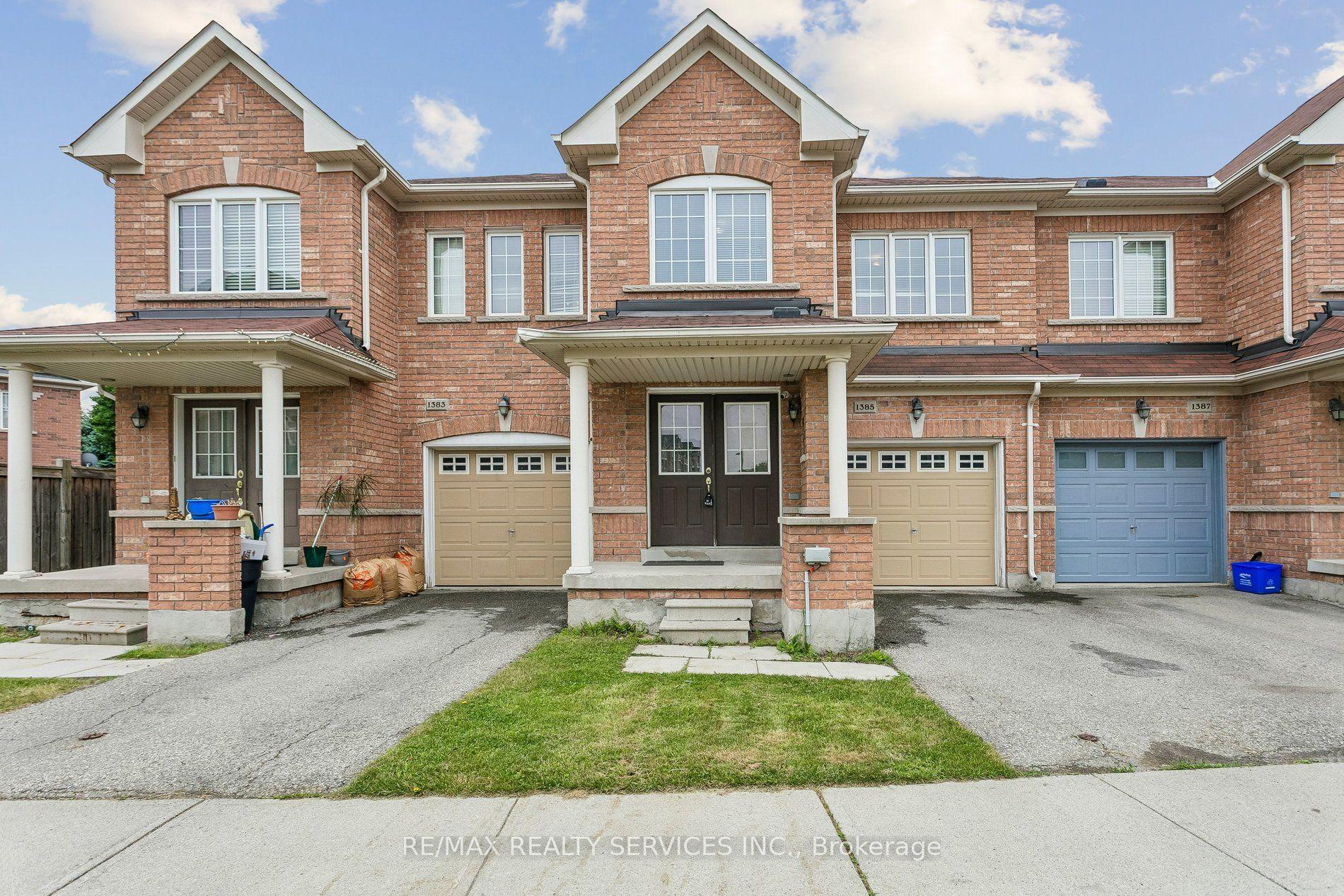 1385 Costigan Road — photo 1