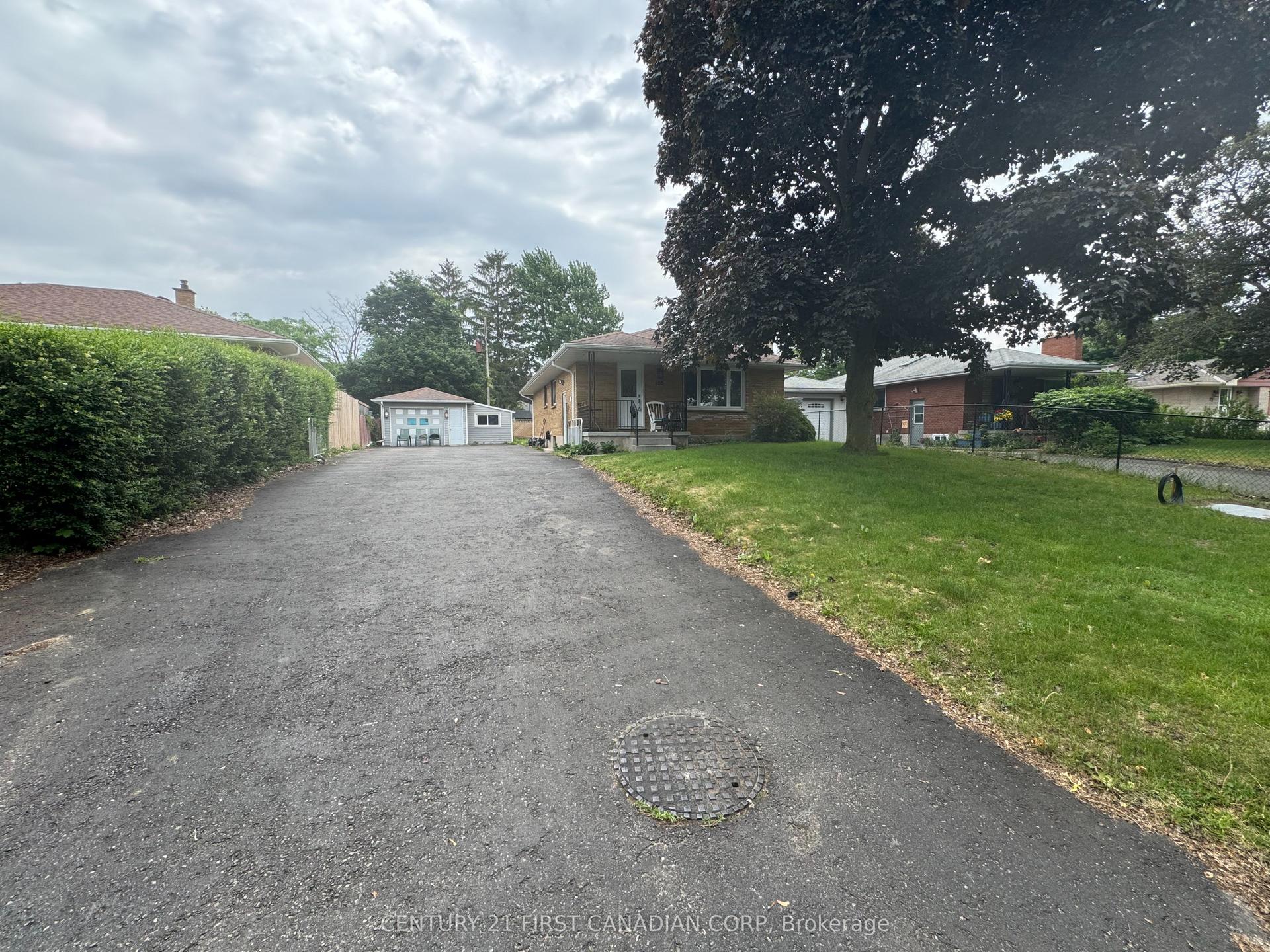 100 Susan Avenue — photo 1