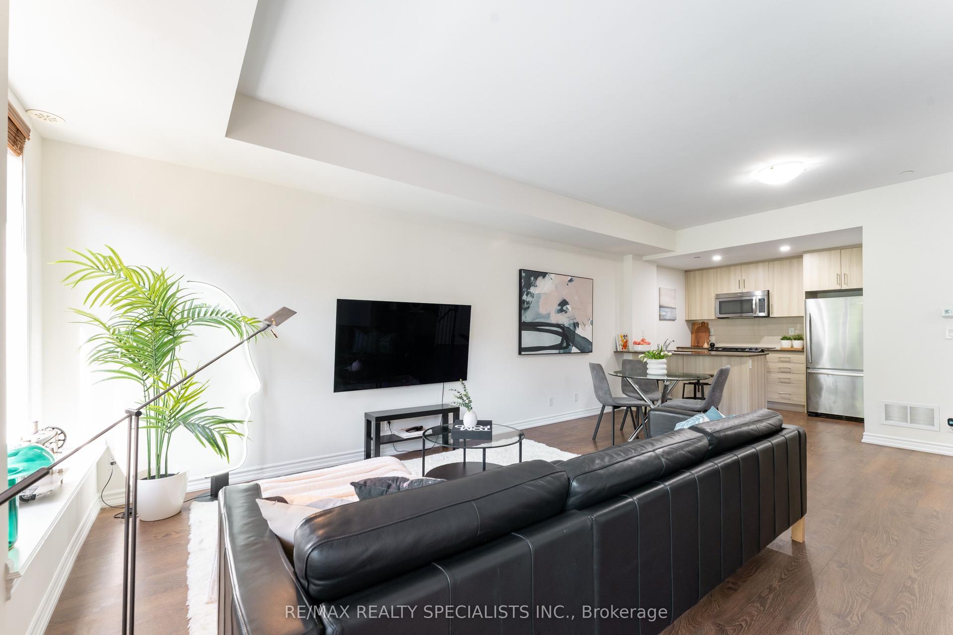 120 Twenty Fourth Street 34 #34, Toronto — Condo Town for sale, photo 1
