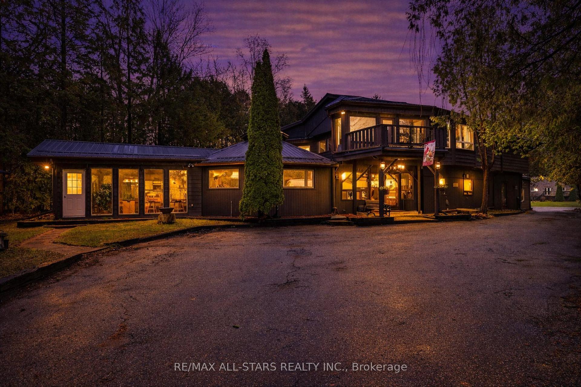 41 Cedar Crescent — photo 1