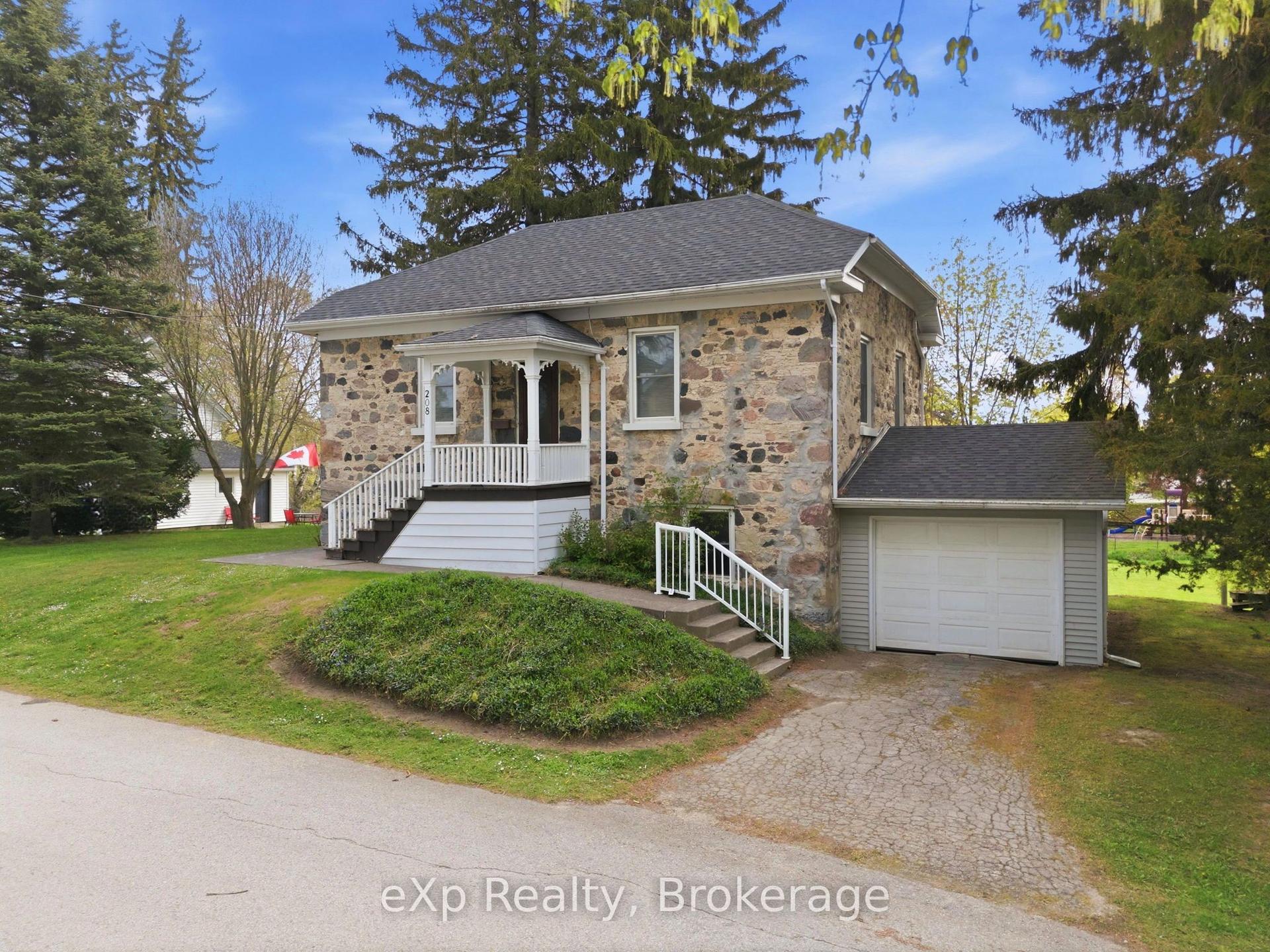 208 Mary Street — photo 1