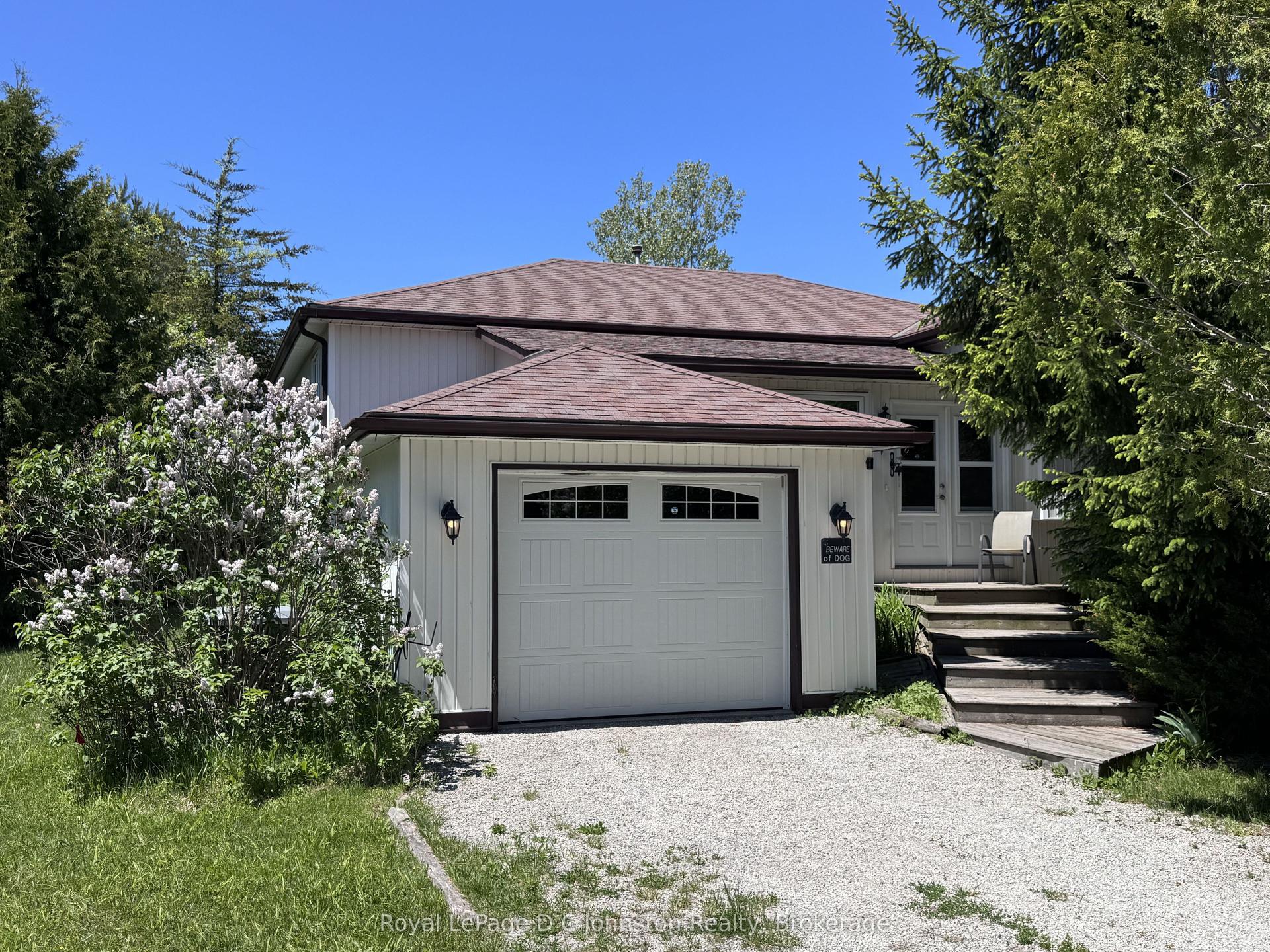 373 Carlisle Street — photo 1
