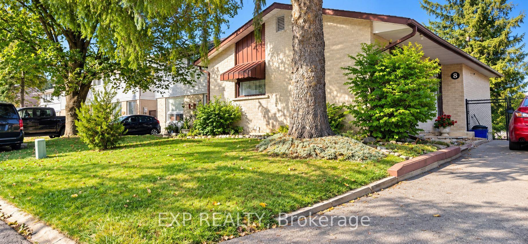 8 Habitat Square, Brampton — Detached for sale, photo 1