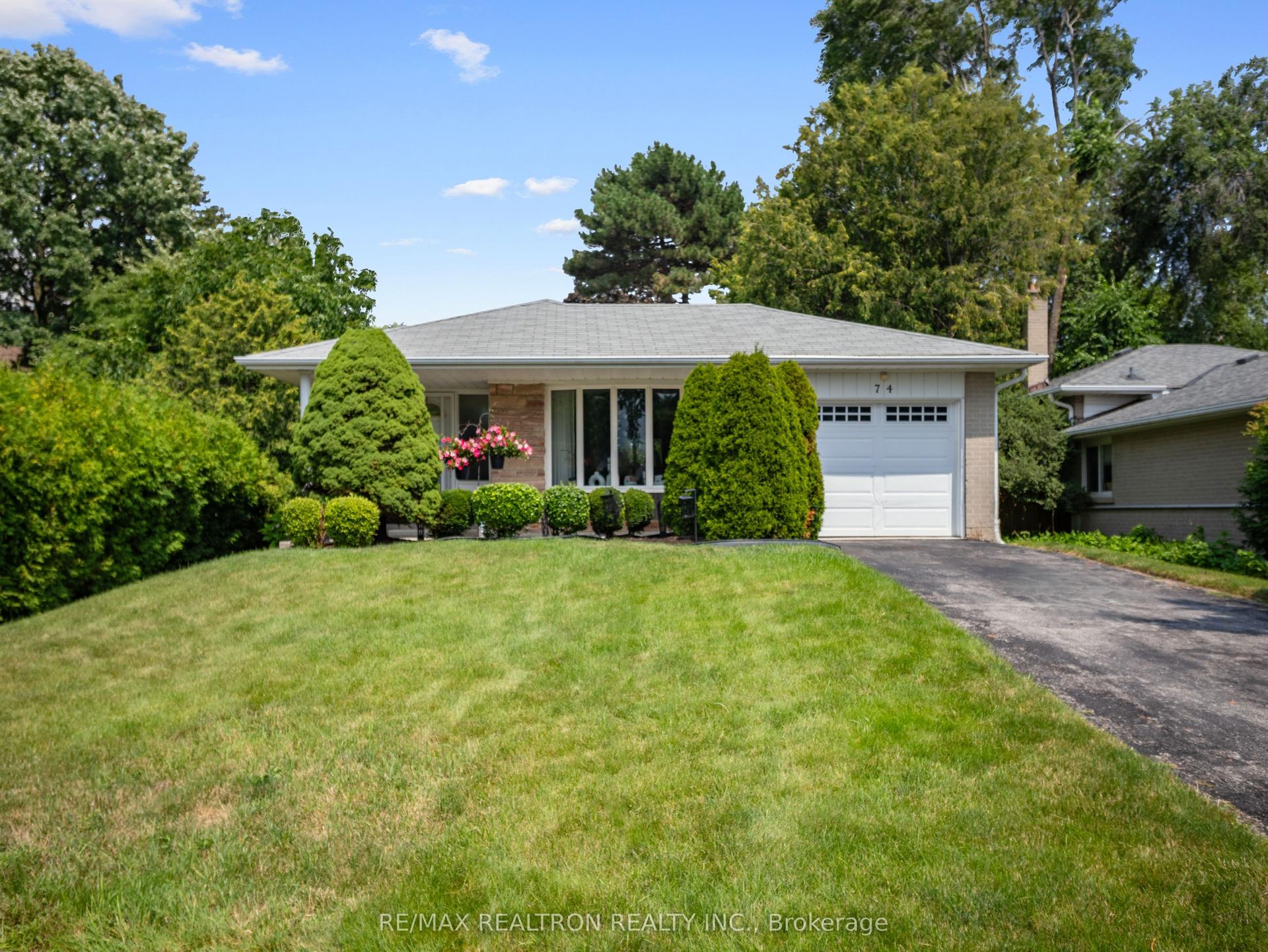 74 Threadneedle Crescent, Toronto — Detached for sale, photo 1