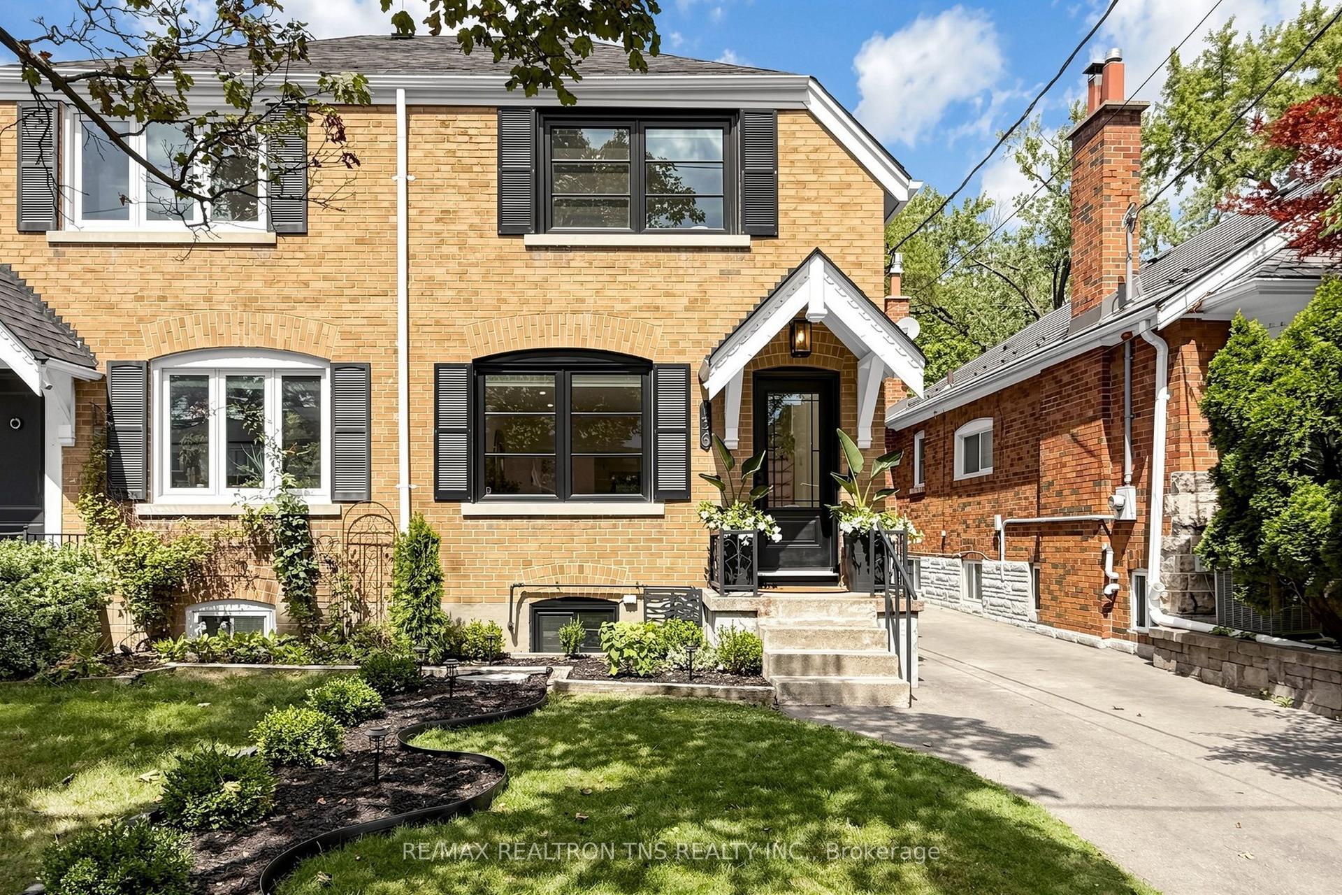 136 Glenvale Boulevard, Toronto — Semi-Detached for sale, photo 1
