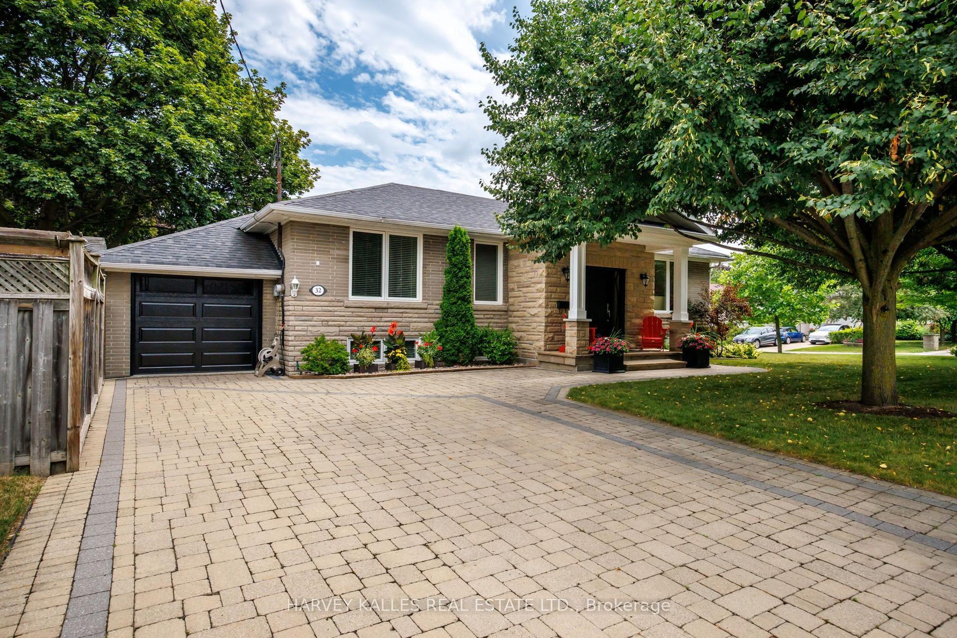 32 Acton Avenue, Toronto — Detached for sale, photo 1