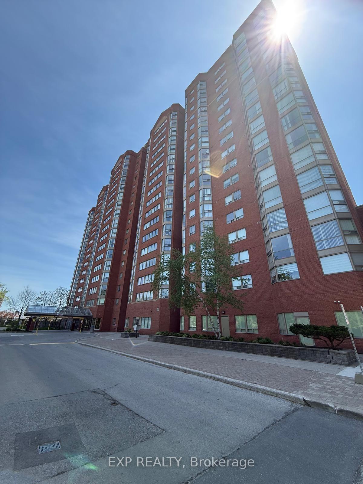 2466 Eglinton Avenue E LPH17 #LPH17 — photo 1