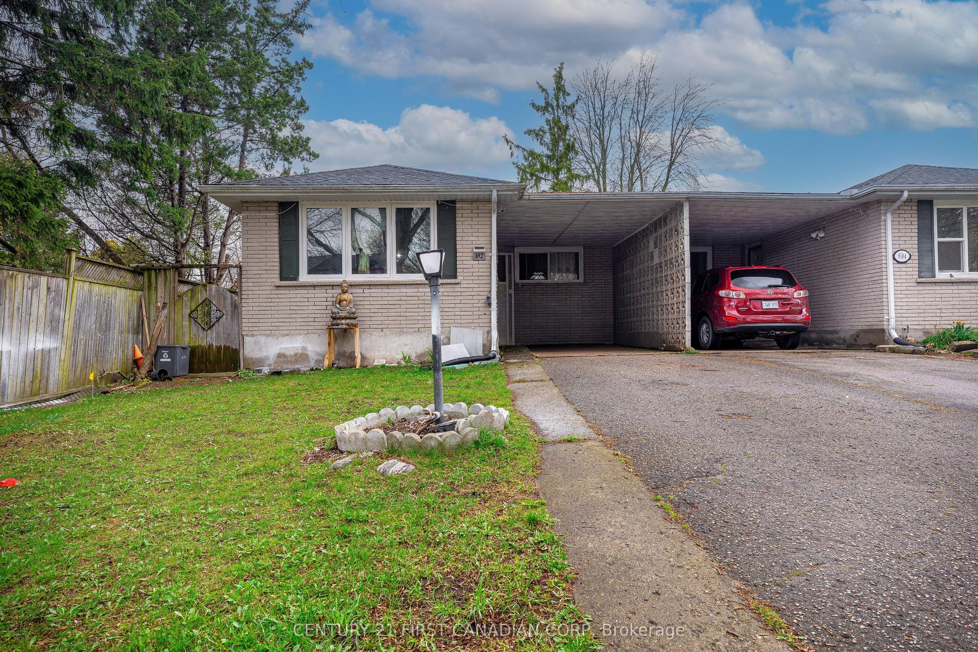 692 Sevilla Park Place — photo 1