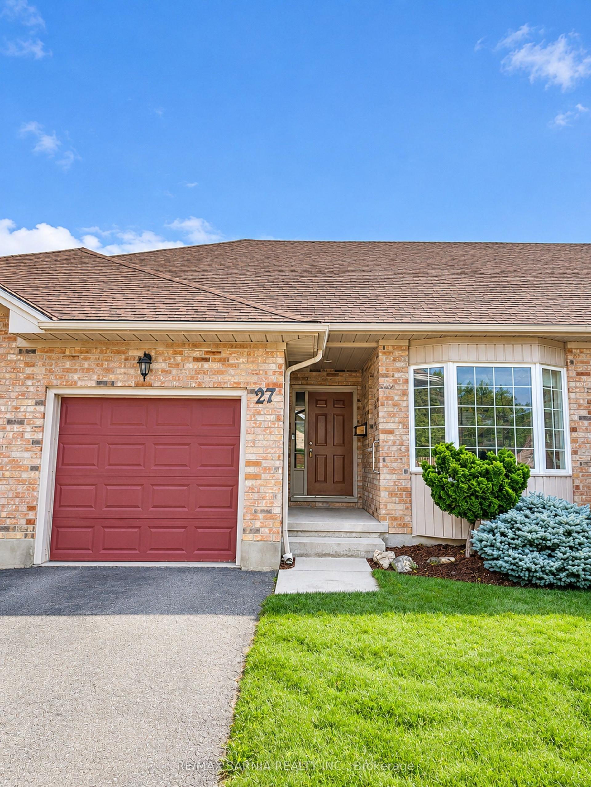 154 Semenyn Avenue 27 #27, Chatham-Kent — Townhouse for sale, photo 1