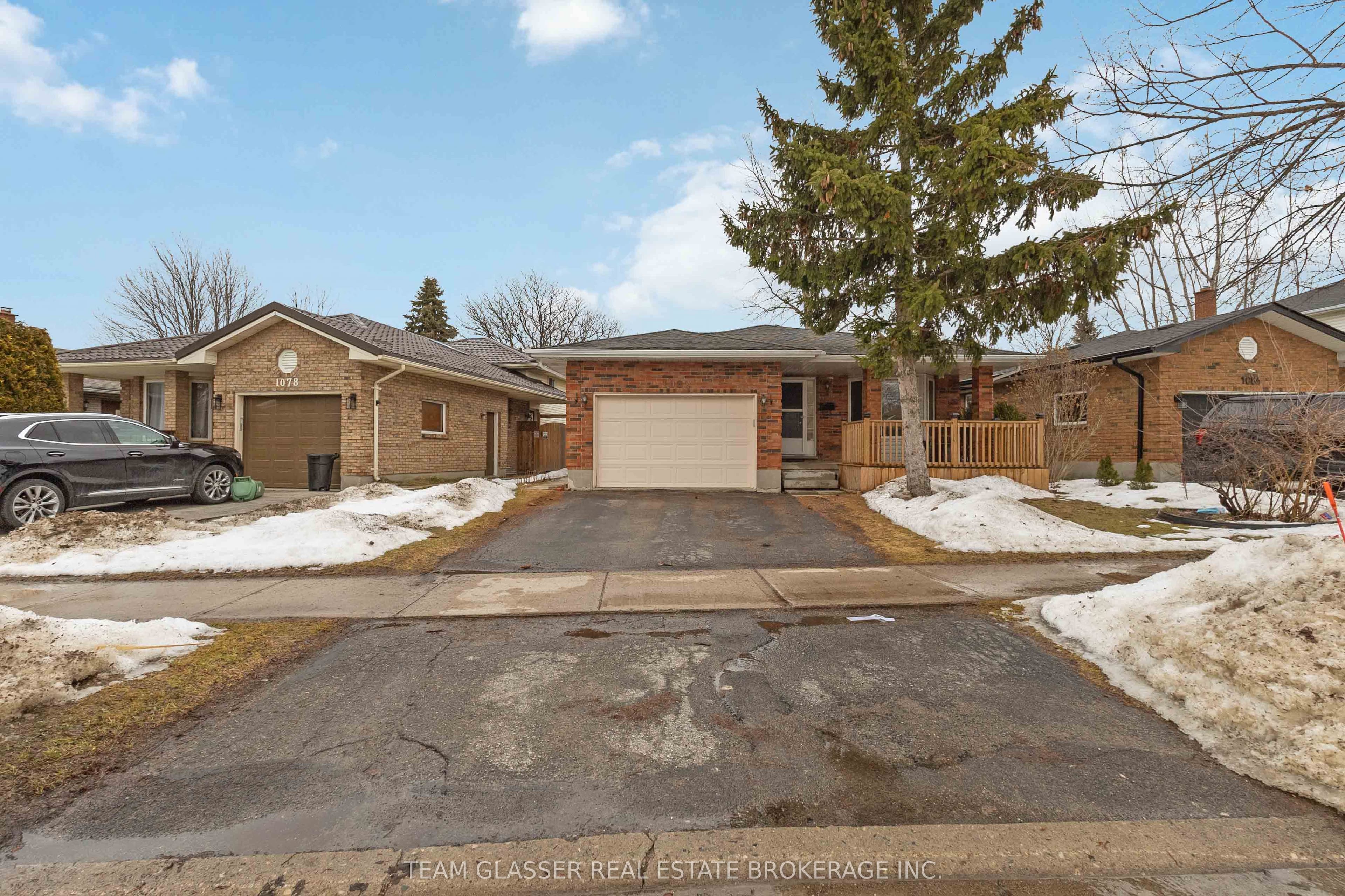 1082 LAWSON Road — photo 1