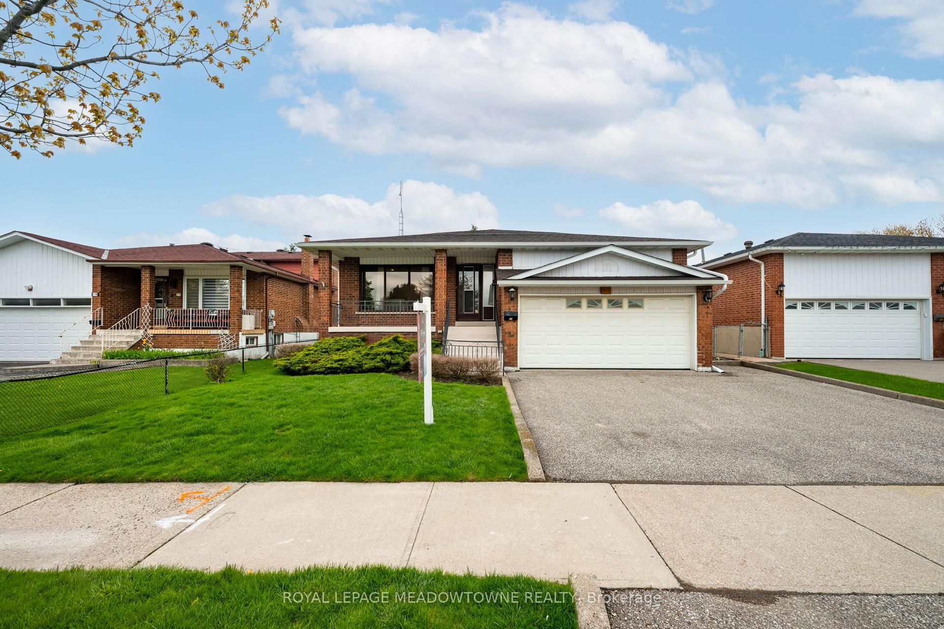 21 Leander Street — photo 1
