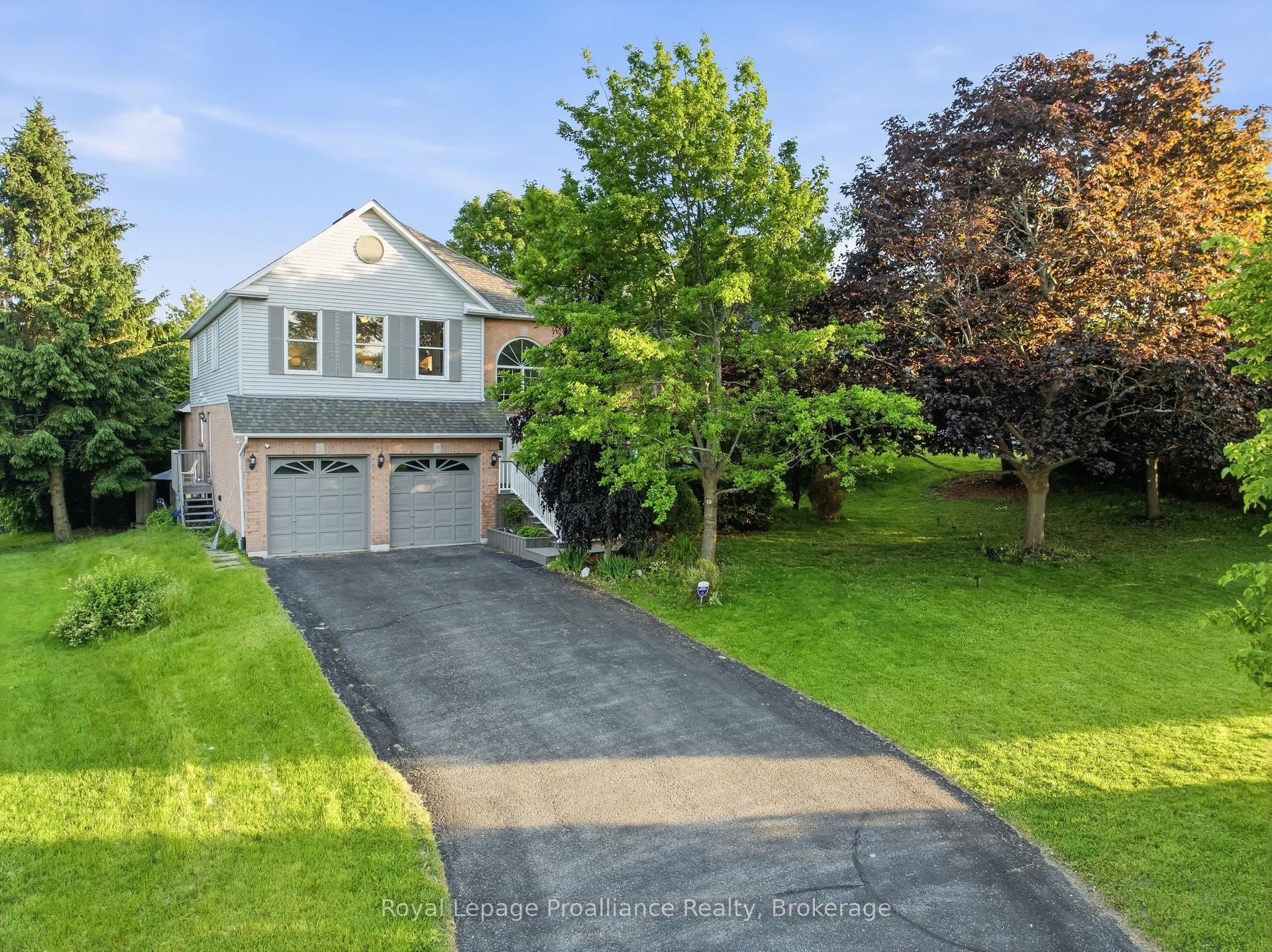11 Gibson Place, Port Hope — Detached for sale, photo 1