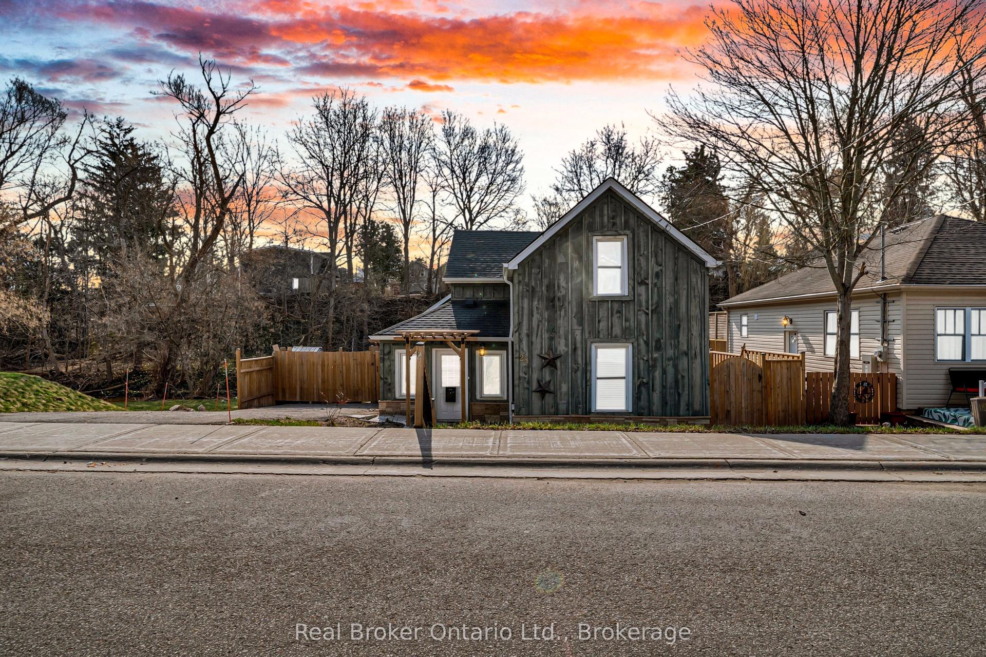 28 Church Street W — photo 1