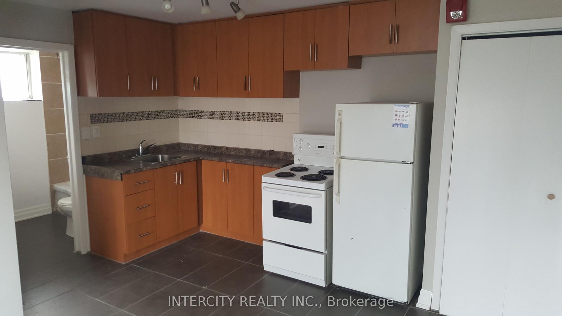 14 North Alarton Street C #C, Mississauga — Condo for lease, photo 1