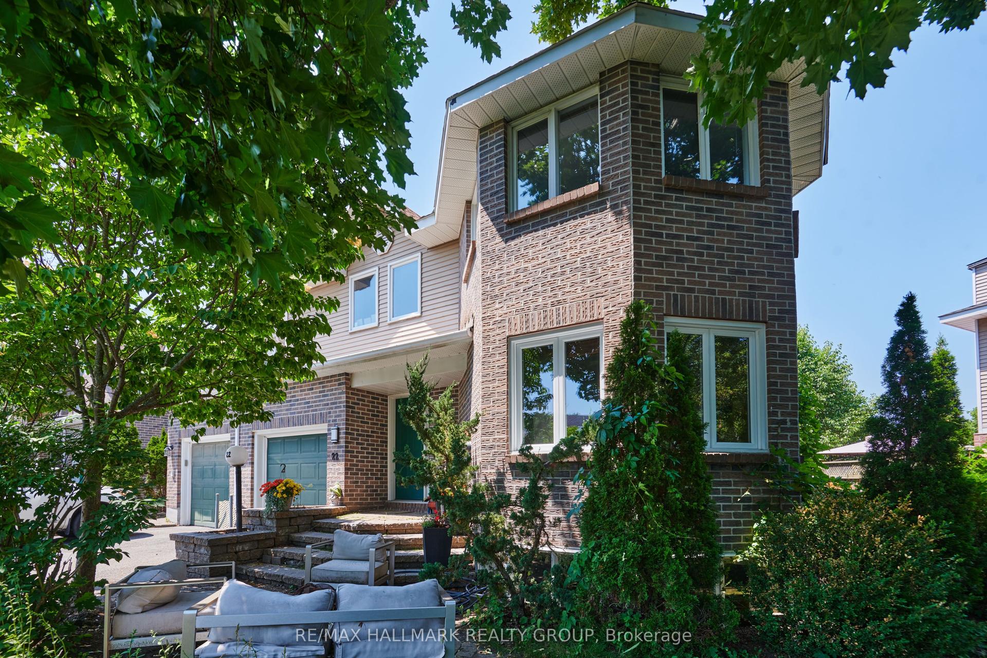 22 Terrace Drive, Bells Corners and South to Fallowfield — Townhouse for sale, photo 1