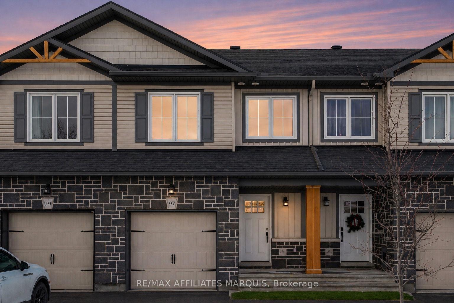 97 Whitcomb Crescent, Smiths Falls — Townhouse for sale, photo 1