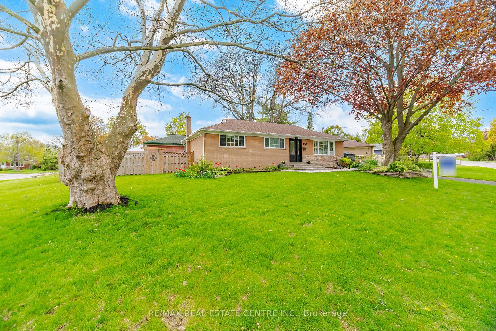 1376 Royal Drive — photo 1