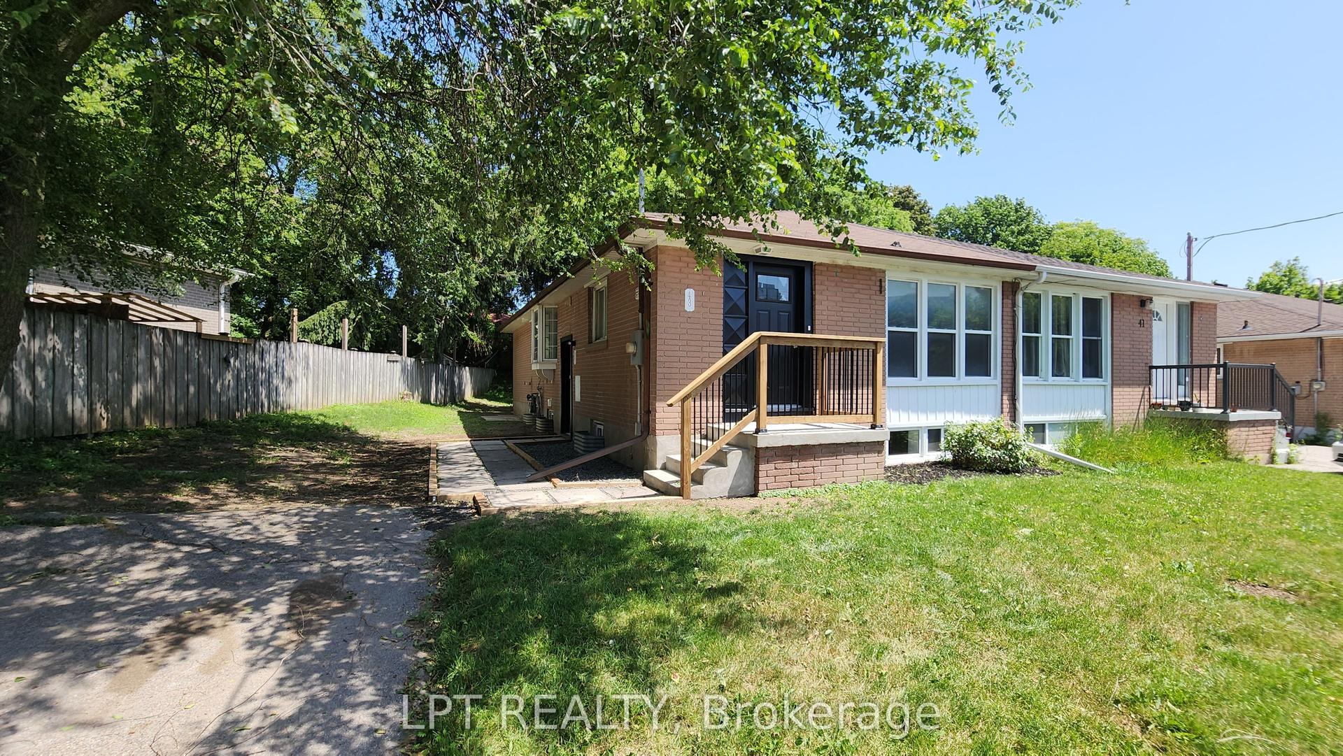 43 Newbury Drive, Newmarket — Semi-Detached for sale, photo 1