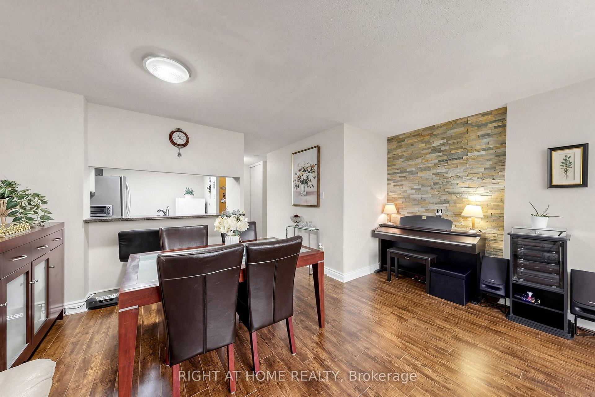 300 Webb Drive PH9 #PH9, Mississauga — Condo for sale, photo 1
