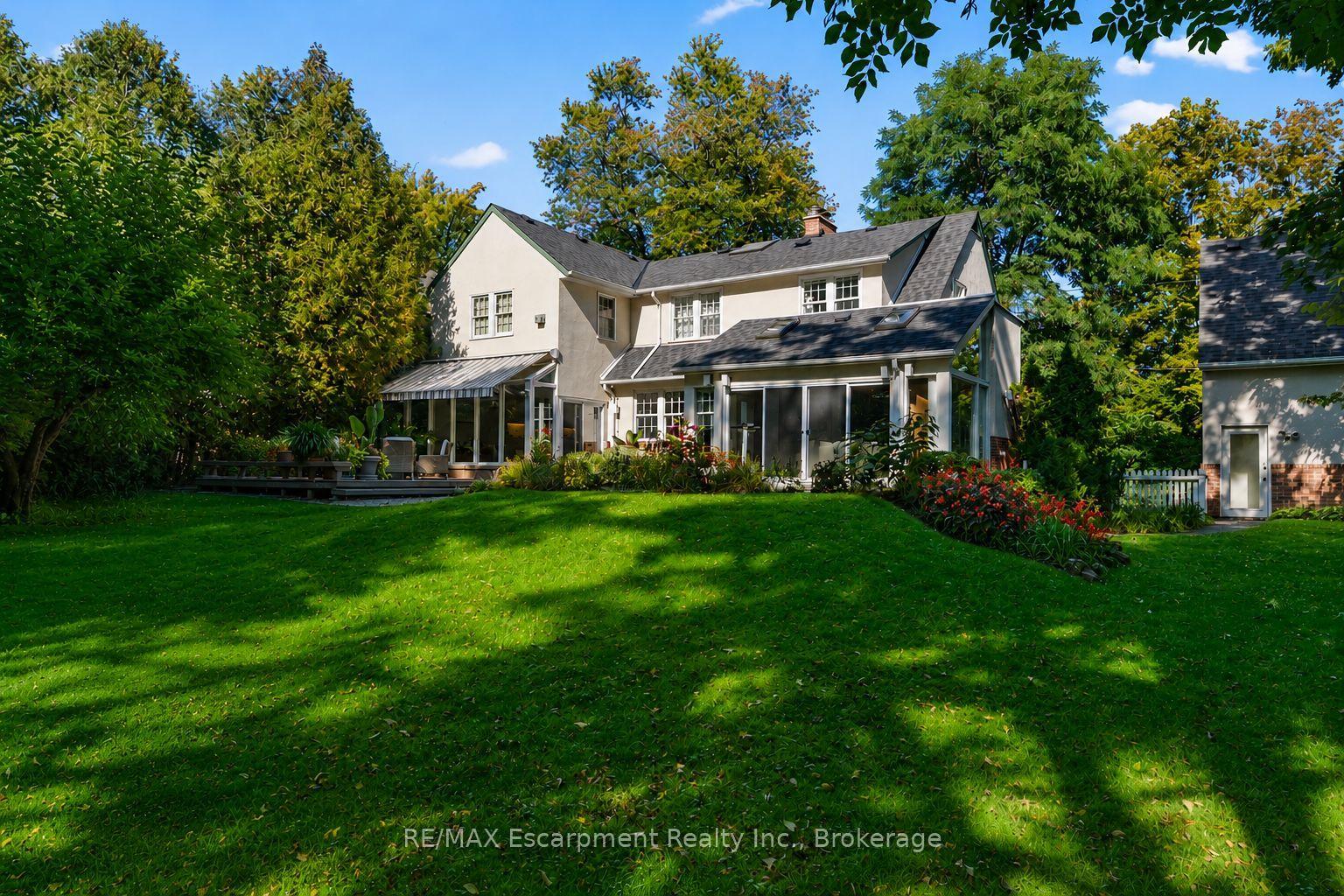 74 Howard Avenue — photo 1