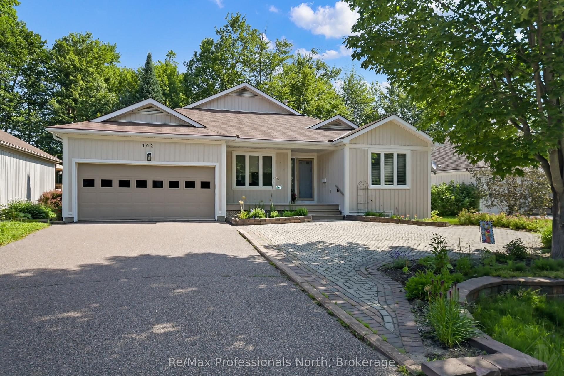 102 PINERIDGE Gate, Gravenhurst — Detached for sale, photo 1