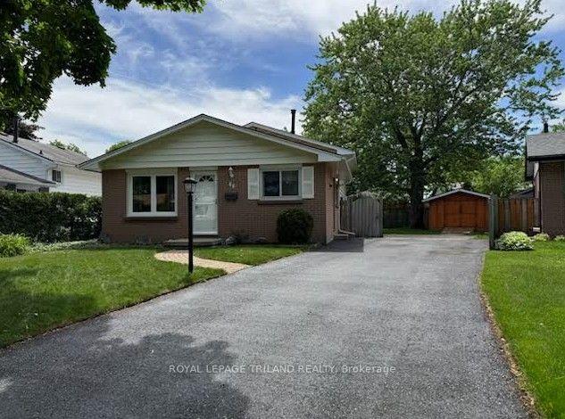 66 Garland Crescent — photo 1