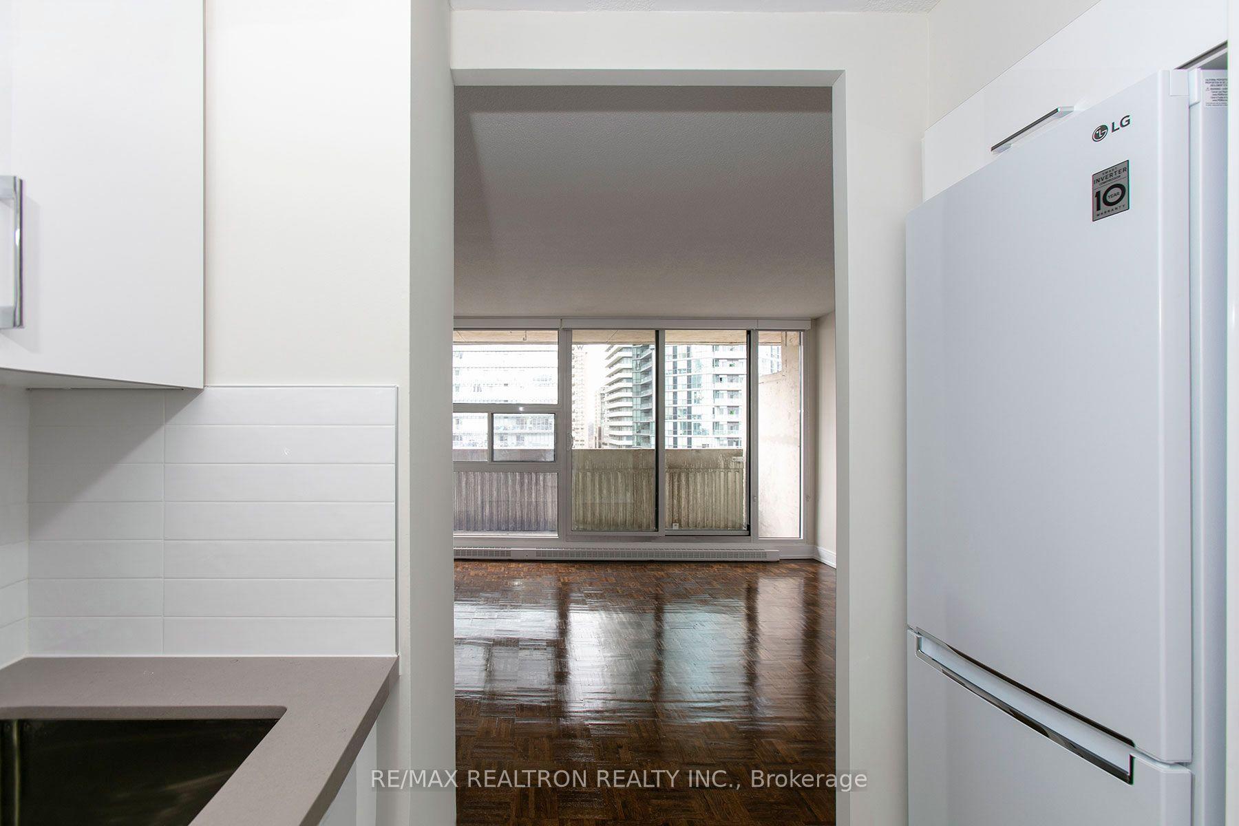 33 Isabella Street 311 #311, Toronto — Condo for lease, photo 1