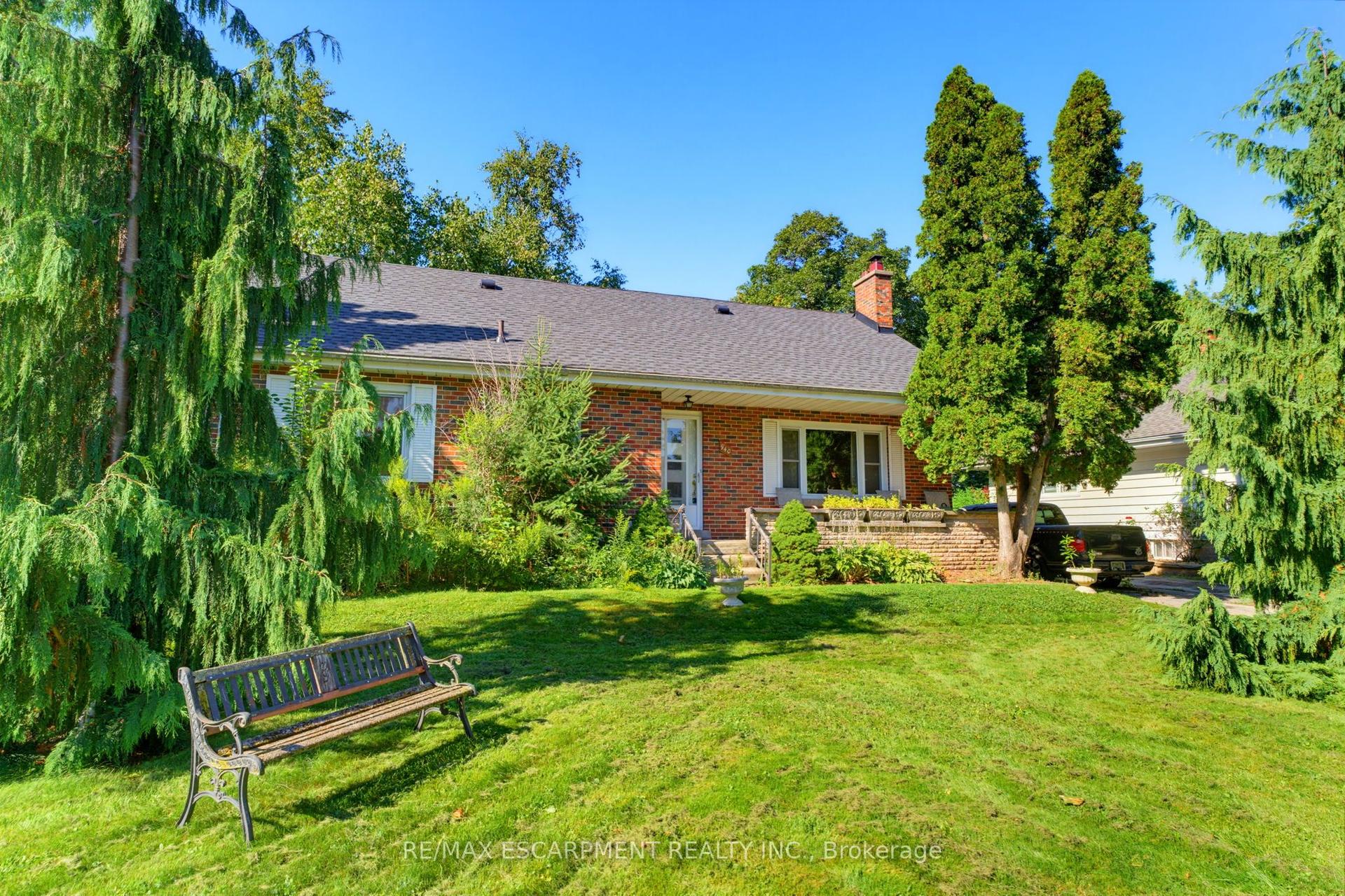 940 Harvey Place, Burlington — Detached for sale, photo 1