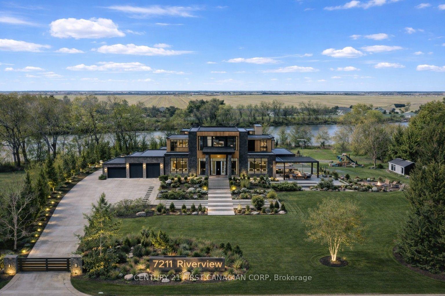 7211 Riverview Line R.R #5 #R.R #5 — photo 1