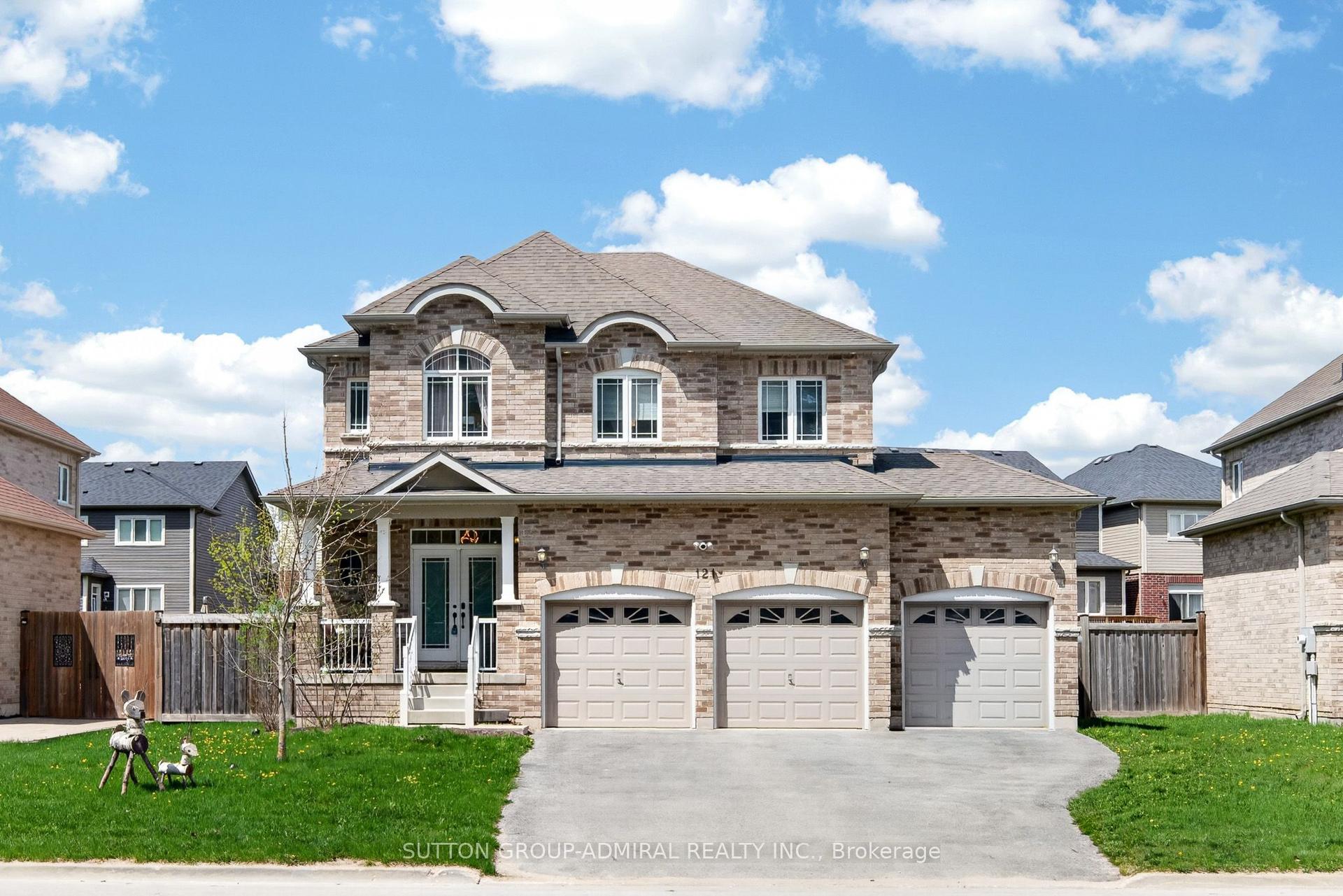 121 Centre Street, Essa — Detached for sale, photo 1
