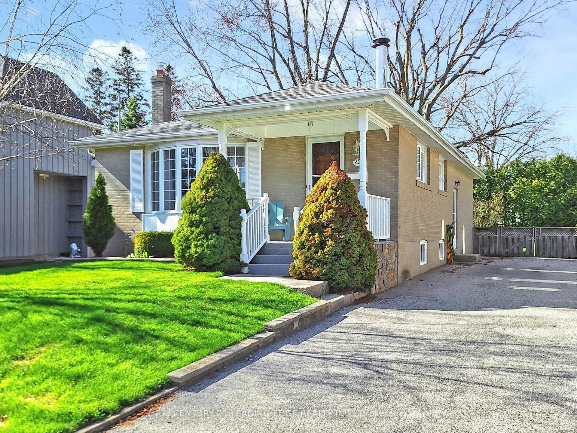 22 MARKHAM Street — photo 1