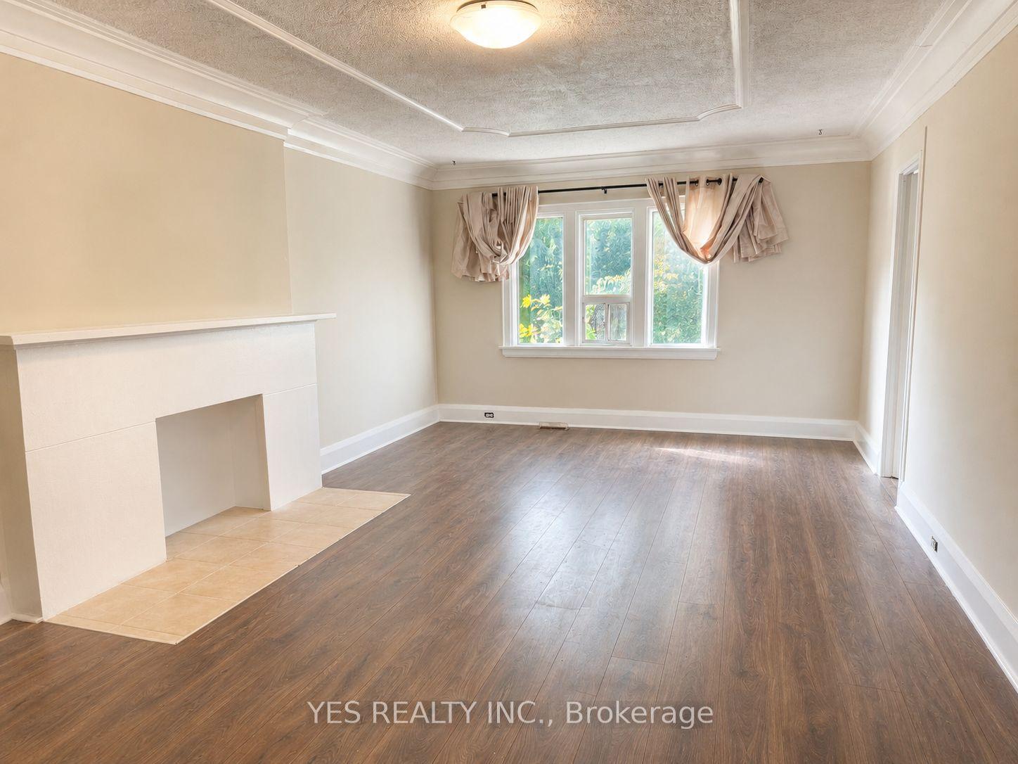 199 North Service Road, Mississauga — Detached for sale, photo 1