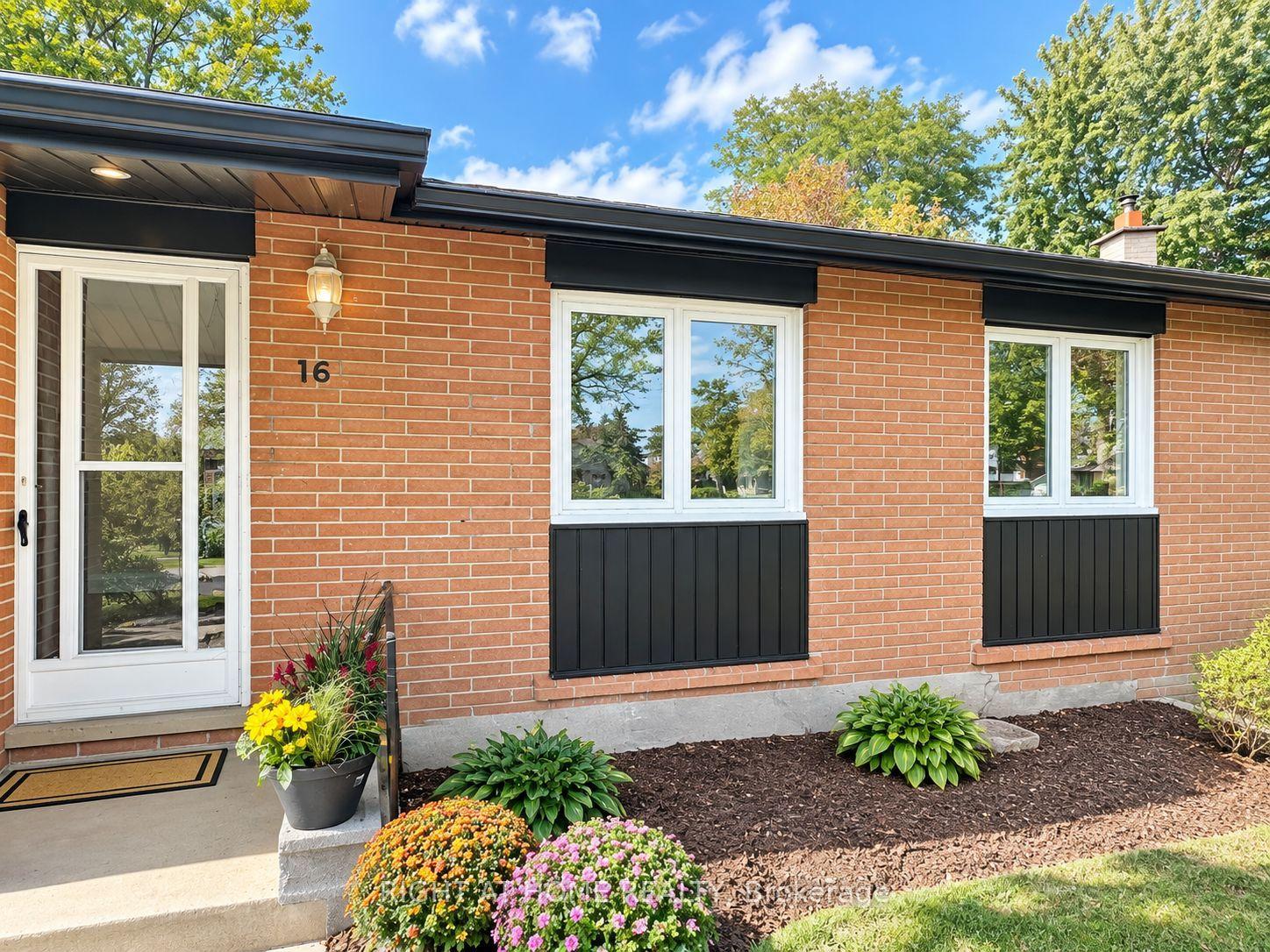 16 Ptarmigan Crescent, Toronto — Detached for sale, photo 1