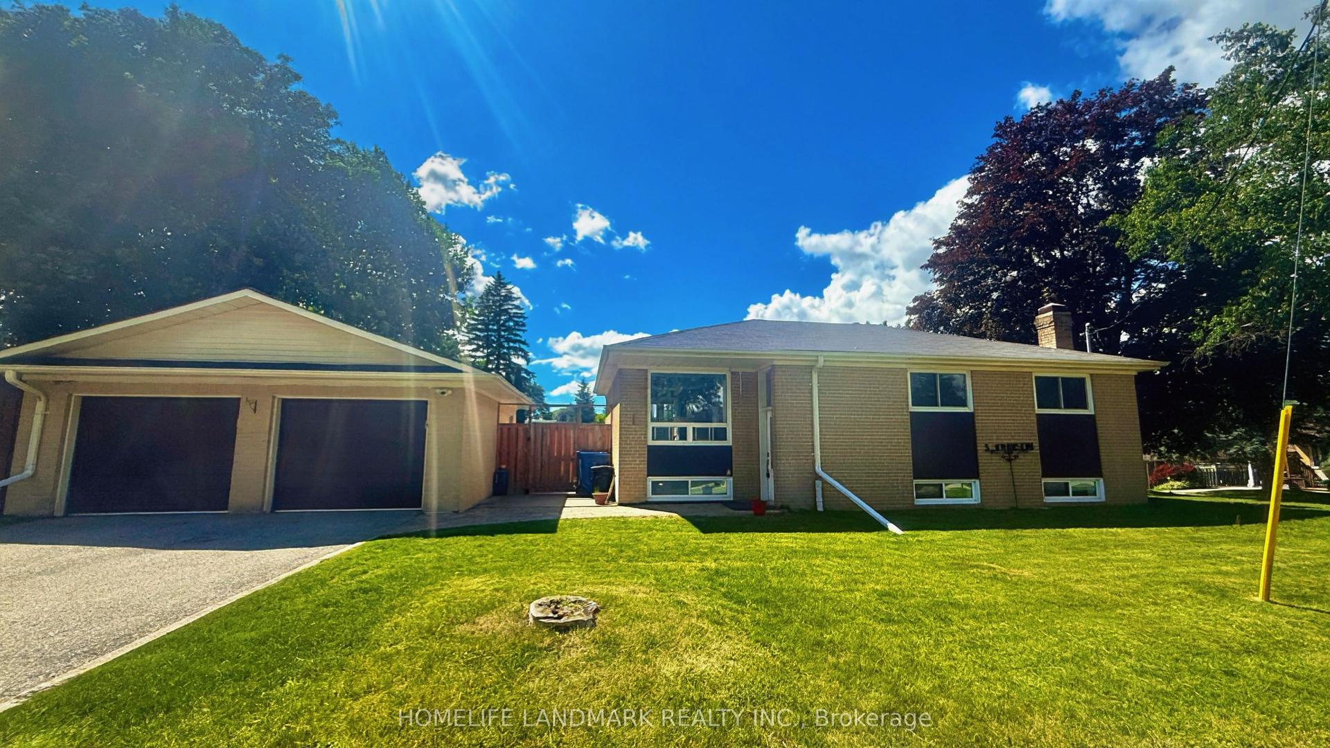5 Johnson Road, Aurora — Detached for sale, photo 1