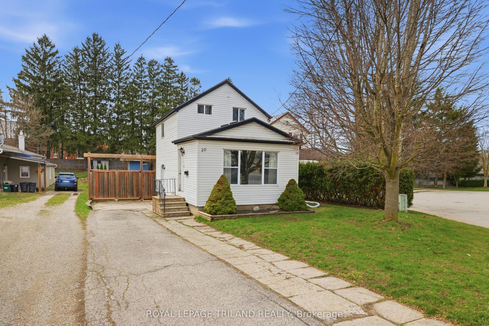 29 Marlboro Street, Woodstock — Detached for sale, photo 1