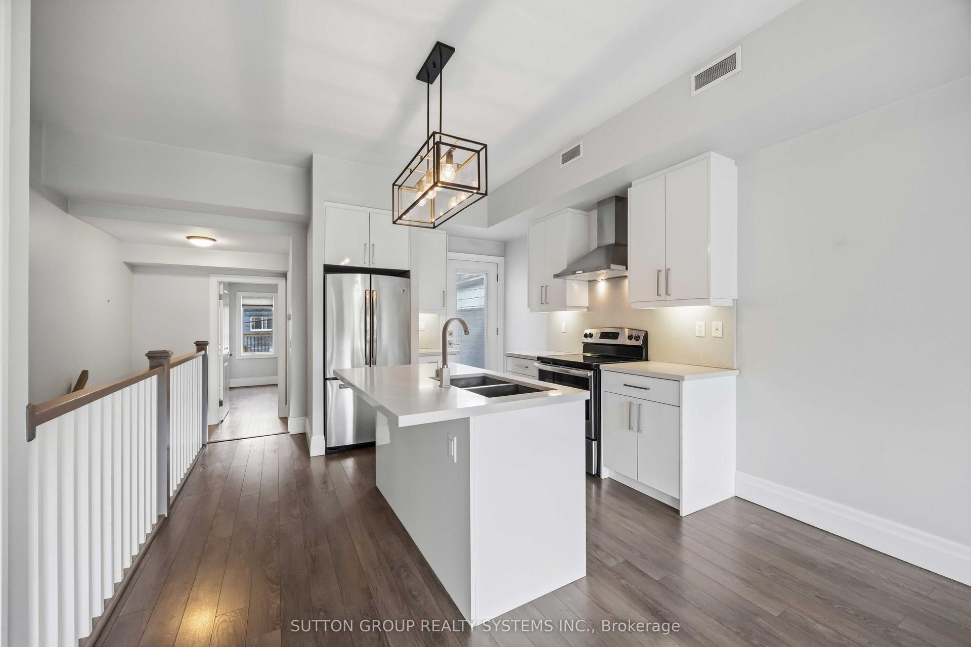 726 Richmond Street W 2 #2, Toronto — Multiplex for lease, photo 1