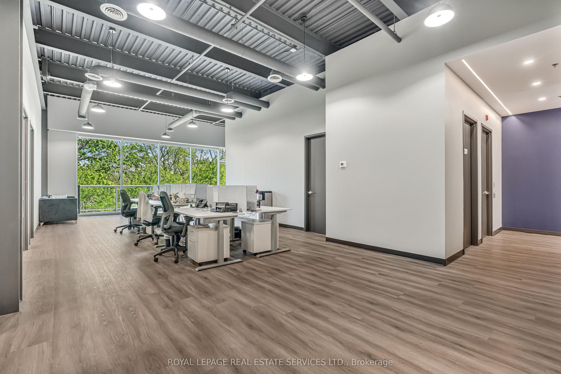 1939 Ironoak Way 206 #206, Oakville — Commercial for sale, photo 1