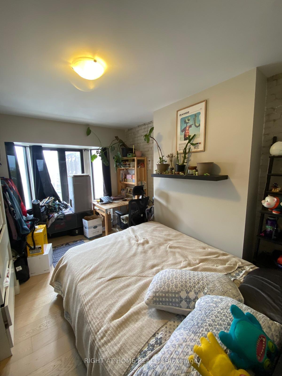 1022 Bloor Street W 3A #3A, Toronto — Multiplex for lease, photo 1