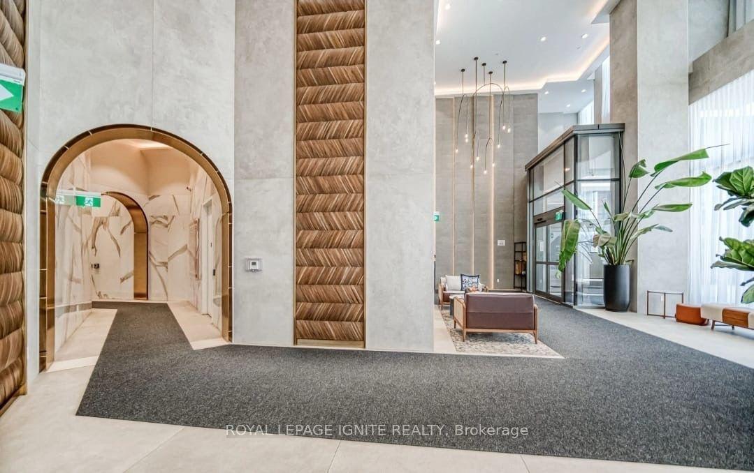 1000 Portage Parkway S 4002 #4002, Vaughan — Condo for lease, photo 1