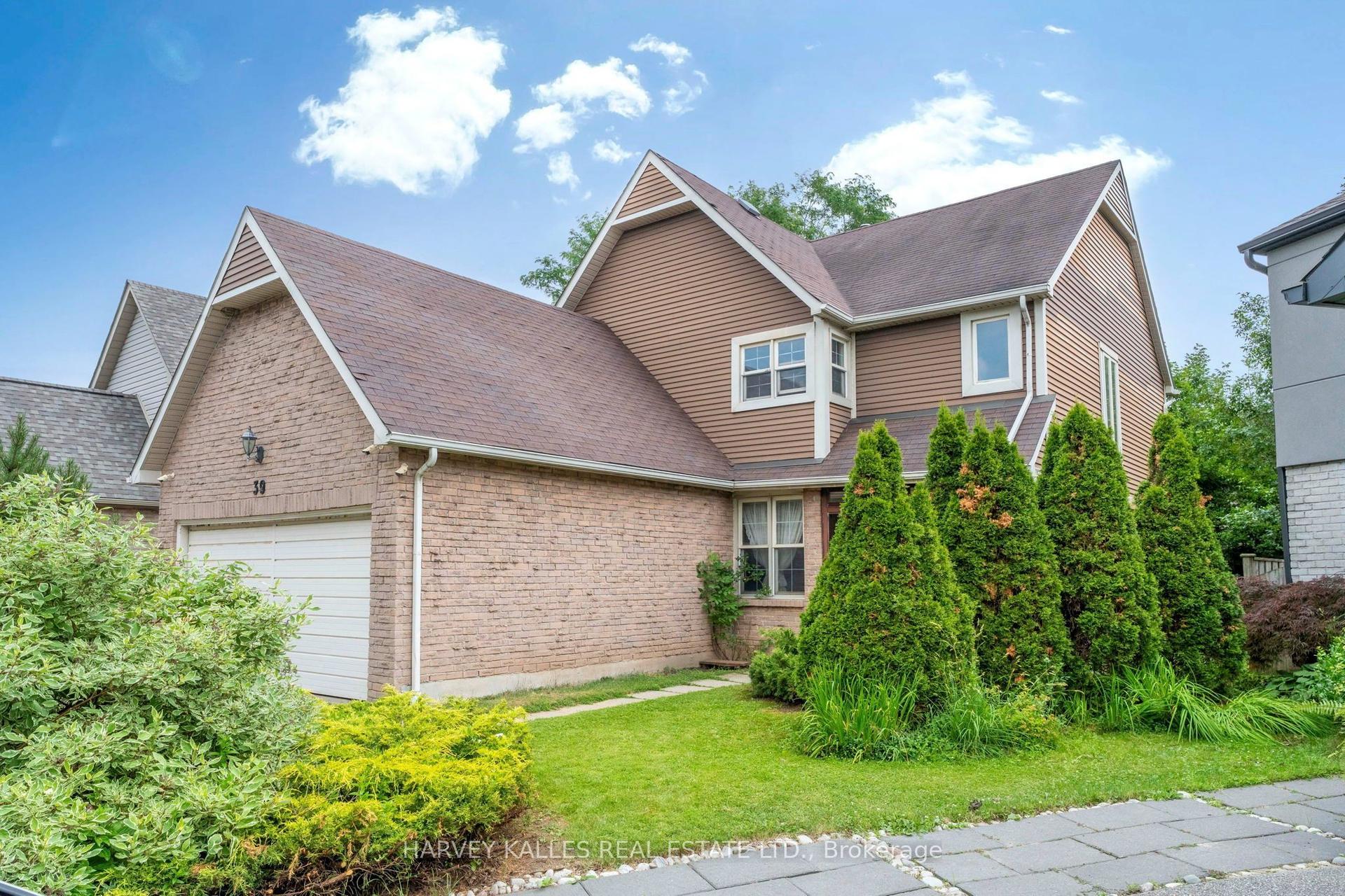 39 Newington Crescent, Toronto — Detached for sale, photo 1