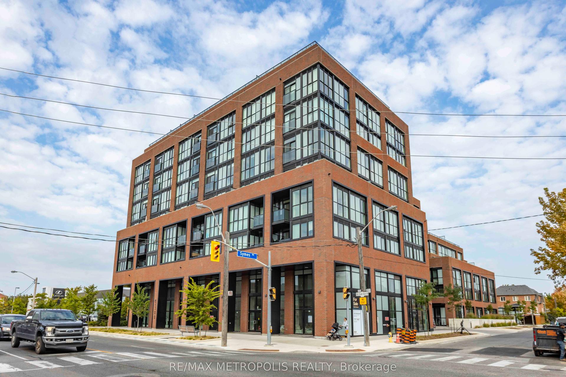 2300 St Clair Avenue W 308 #308 — photo 1