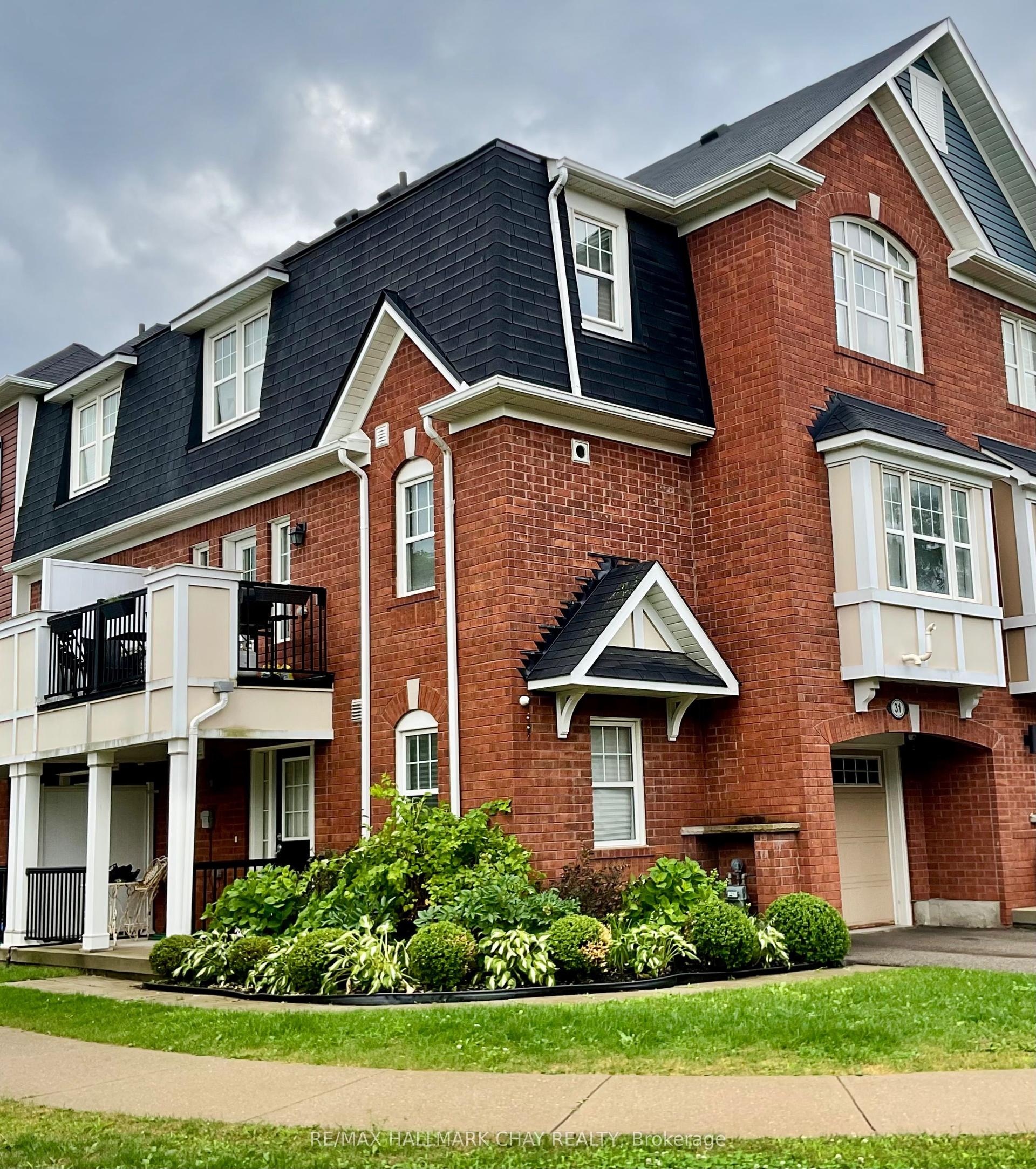 31 Colonel Frank Ching Crescent, Brampton — Townhouse for lease, photo 1