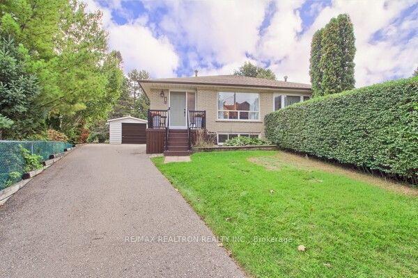 1 McDonald Drive, Aurora — Semi-Detached for sale, photo 1