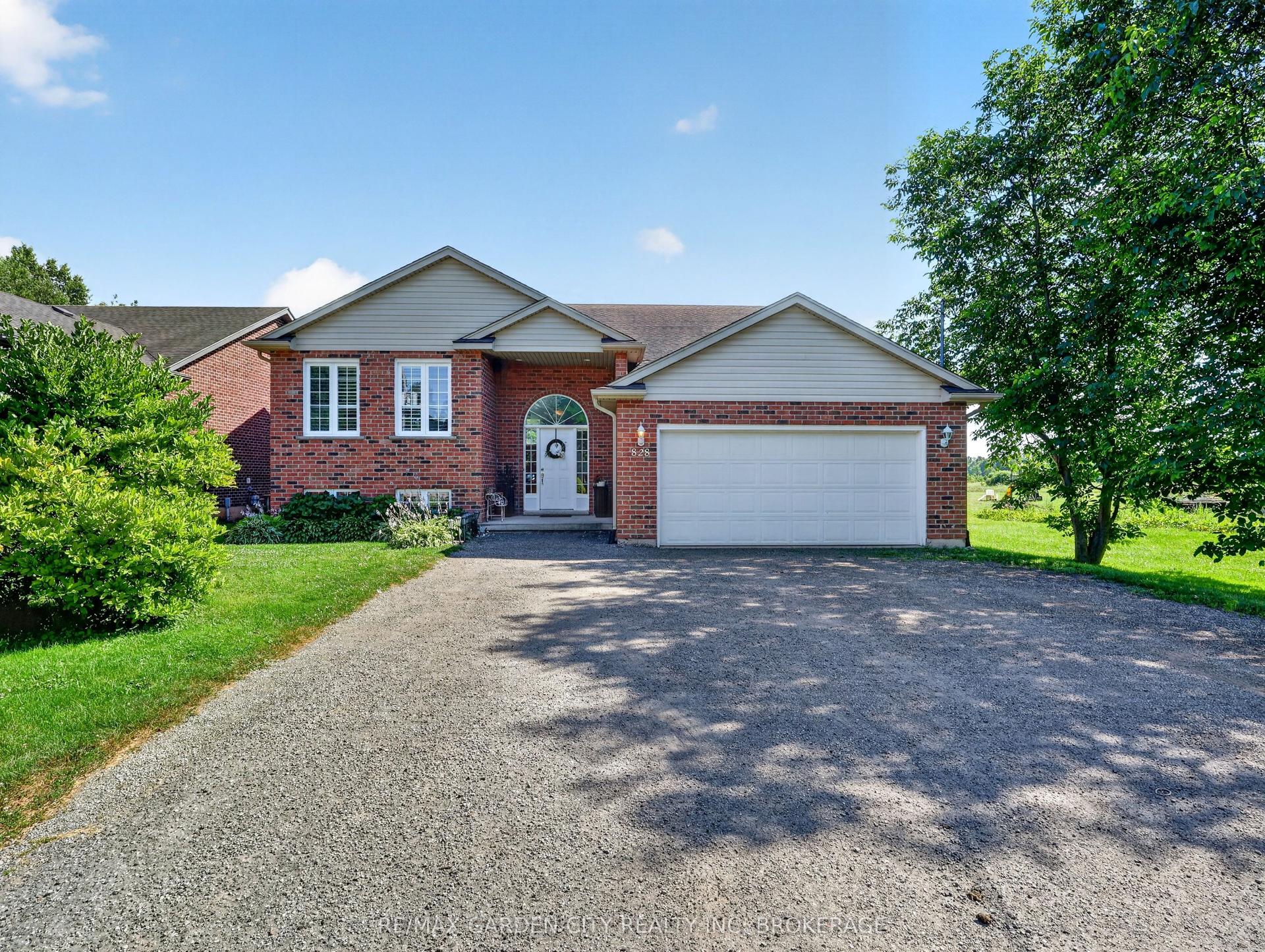 828 Foss Road, Pelham — Detached for sale, photo 1